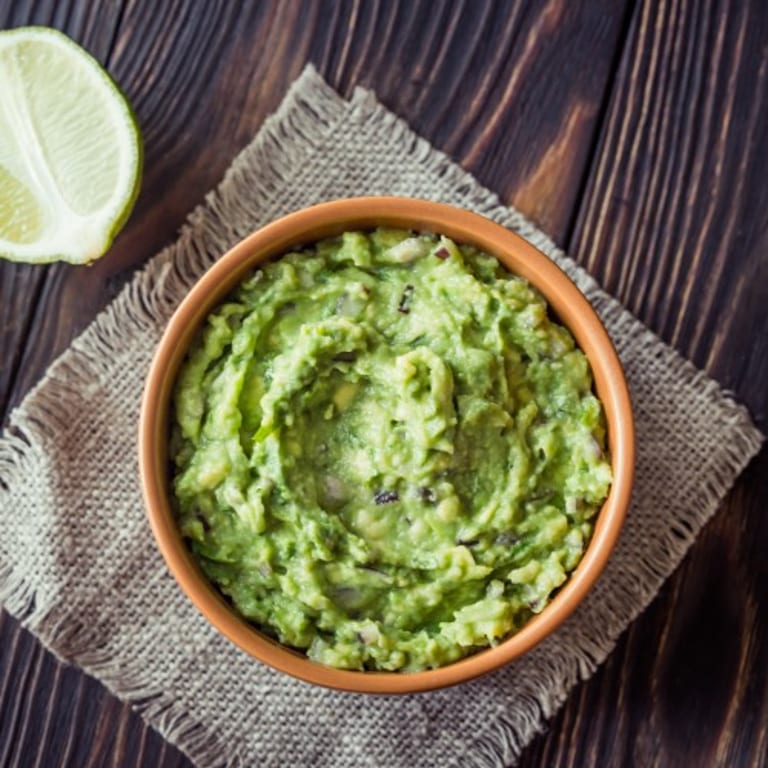 Fresh Guacamole: A Tex-Mex Delight